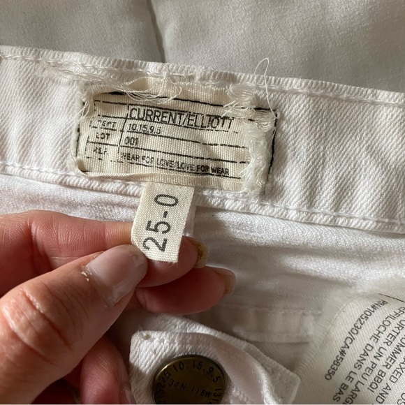 Current/Elliott The Fip Flop Sugar White Jeans Flare Raw Fringe Hem Edgy  Sz 25 - Picture 15 of 15